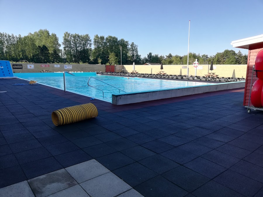 Klemensker Svømmebad